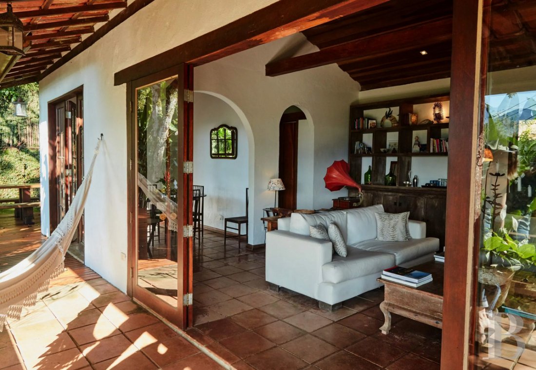 A colonial-inspired house surrounded by nature in Picinguaba, on the Brazilian coast between São Paulo and Rio de Janeiro - photo  n°16